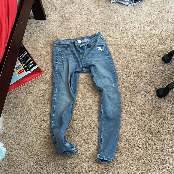 I am selling clothes that people want. - Picture 12 of 12